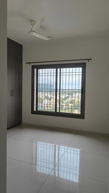 Room in 3 BHK Apartment at Sobha Palm Courts, Kogilu – for Rent