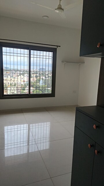 Room in 3 BHK Apartment at Sobha Palm Courts, Kogilu – for Rent