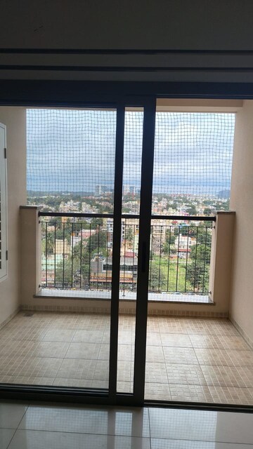 Room in 3 BHK Apartment at Sobha Palm Courts, Kogilu – for Rent