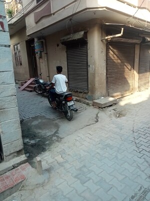 Parking in 4 BHK Villa at Chadau Mohalla – for Sale