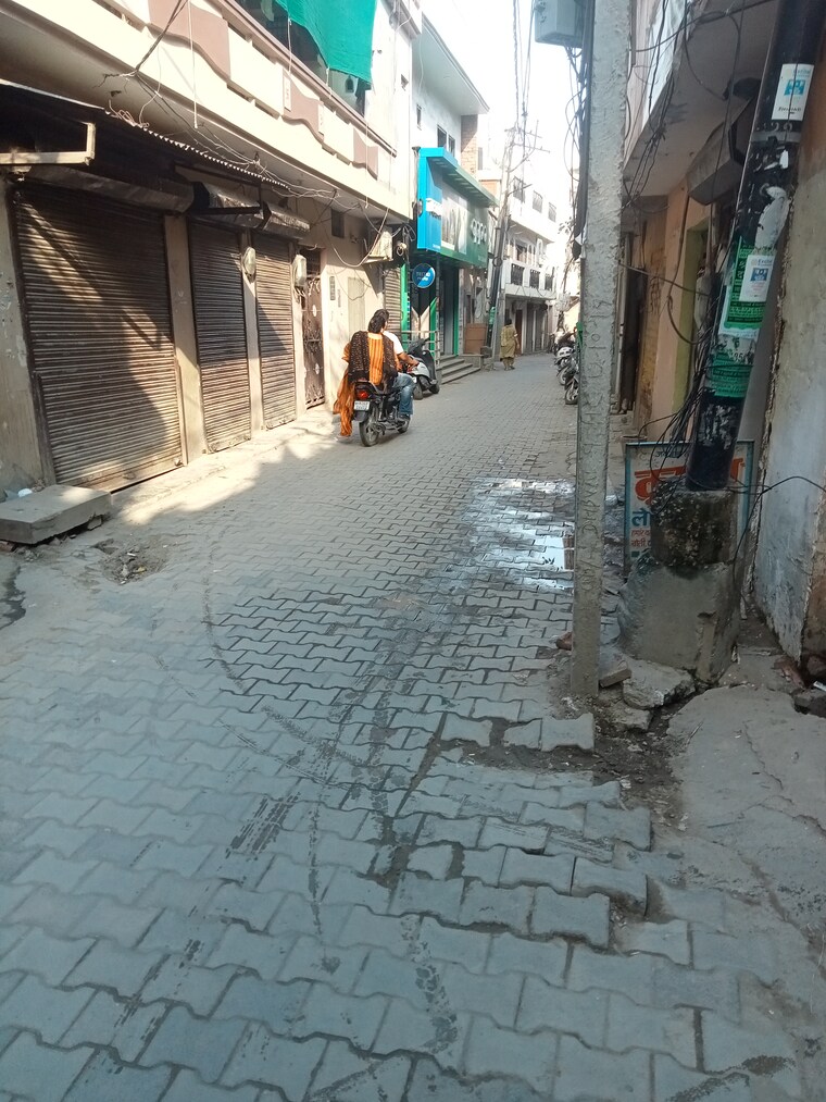  Parking, chadau mohalla 4 Bedroom 70 Sq.Yd. Villa In Chadau Mohalla Panipat 9091561