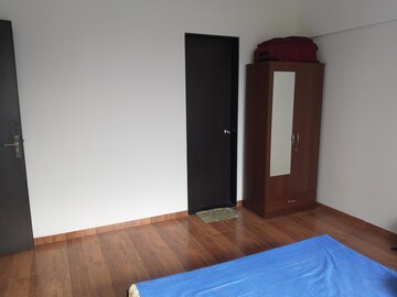 Room in 4 BHK Apartment at Kolte Patil Stargaze, Bavdhan – for Rent