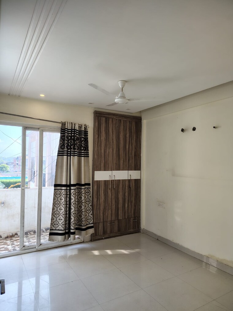 Room, dhakoli 3 Bedroom 116 Sq.Ft. Builder Floor In Dhakoli Zirakpur 9091552