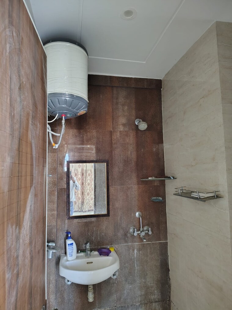 Bathroom, dhakoli 3 Bedroom 116 Sq.Ft. Builder Floor In Dhakoli Zirakpur 9091552
