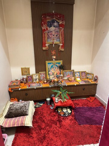 Bedroom in 4 BHK Apartment at Mussoorie Road – for Rent