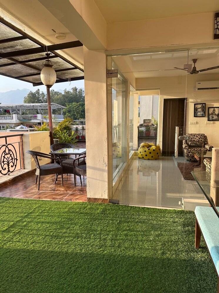 Balcony, mussoorie road 4 Bedroom 2600 Sq.Ft. Apartment In Mussoorie Road Dehradun 9091569