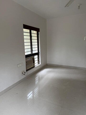 Room in 2 BHK Apartment at Agripada – for Sale