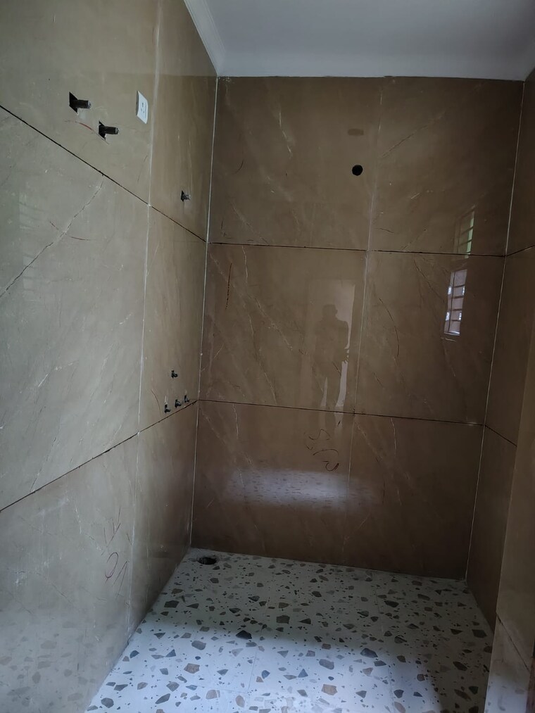 Bathroom, dhakoli 3 Bedroom 108 Sq.Ft. Builder Floor In Dhakoli Zirakpur 9091581