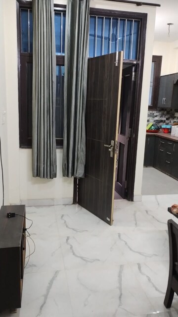 Building Lobby in 1 BHK Builder Floor at Sector 54 – for Rent