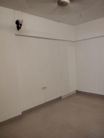 Room in 2 BHK Apartment at Santacruz West – for Rent