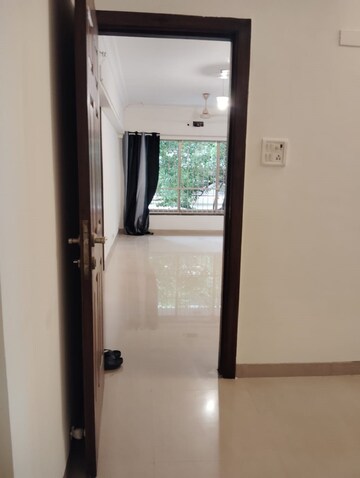 Furnished Amenities in 2 BHK Apartment at Santacruz West – for Rent
