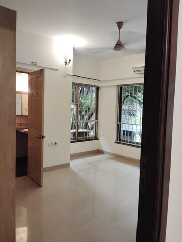 Room in 2 BHK Apartment at Santacruz West – for Rent