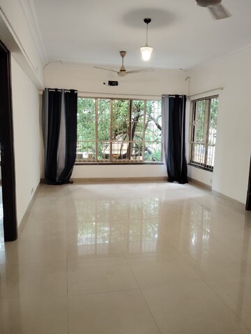 Living Room in 2 BHK Apartment at Santacruz West – for Rent