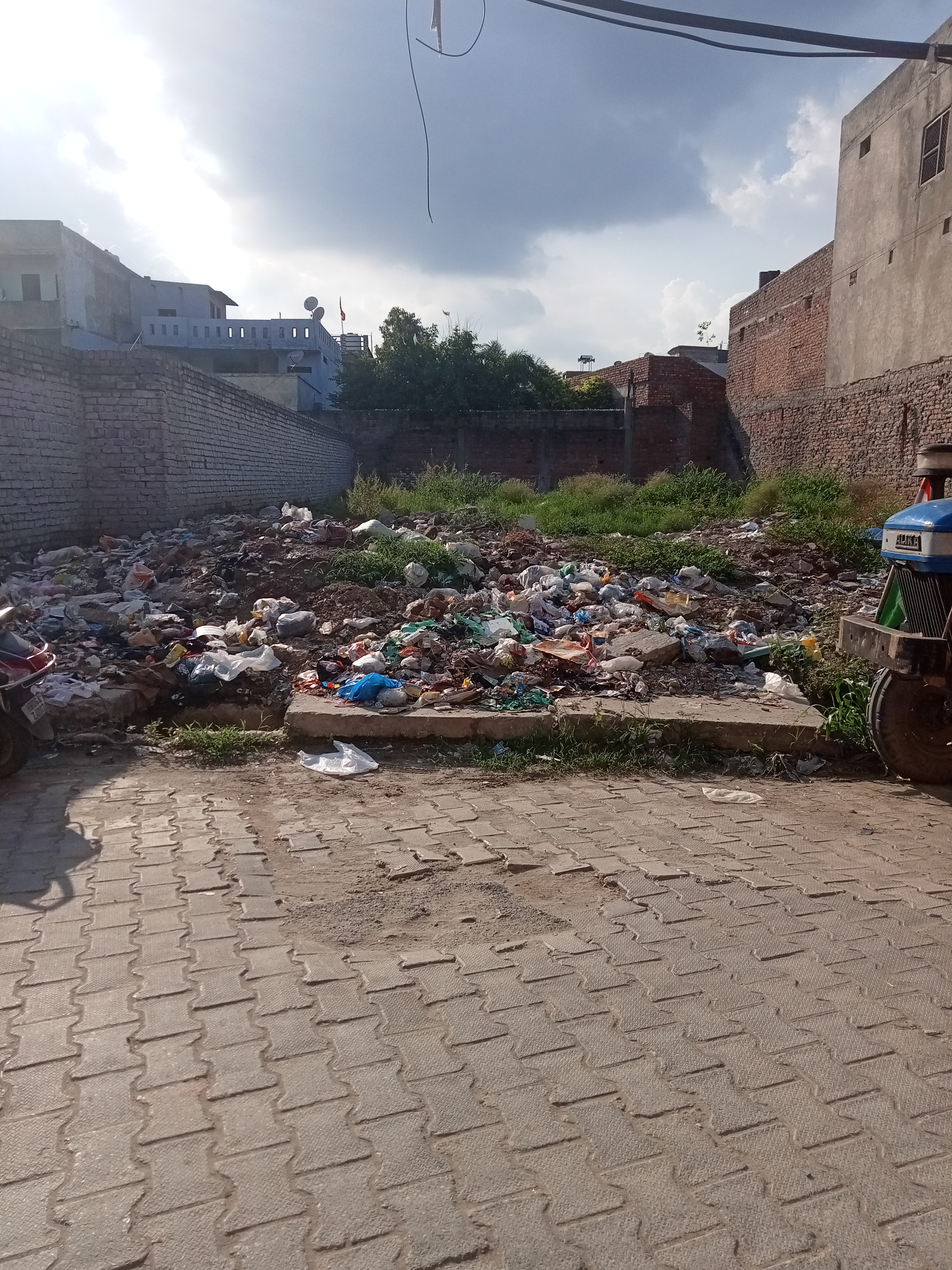 Plot For Sale in Captain Nagar