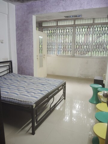 Bedroom in 2 BHK Apartment at Santacruz West – for Rent