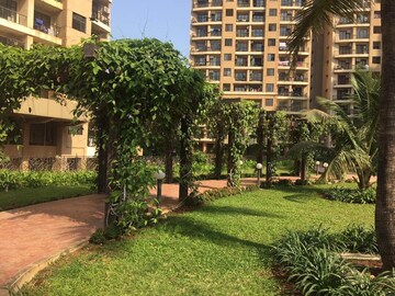 2 BHK Apartment – Garden View at K Raheja Heights, Malad East - for Rent