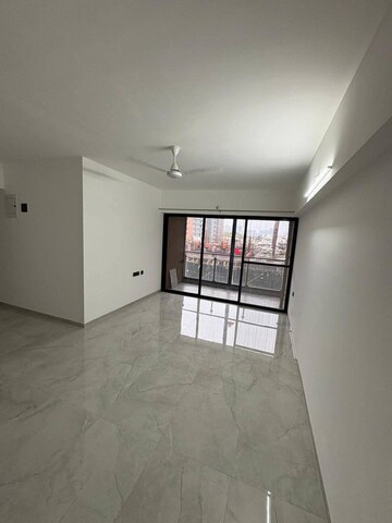 Room in 2 BHK Apartment at Unique Youtopia, Kharadi – for Rent