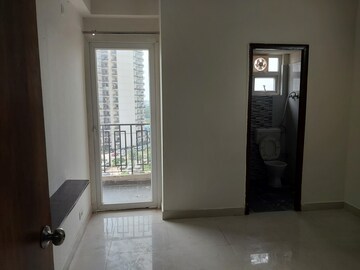 Room in 2 BHK Apartment at Signature Global The Roselia, Sector 95a – for Rent