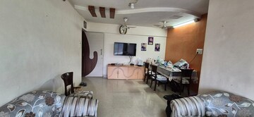 Living Room in 1 BHK Apartment at Santacruz West – for Rent