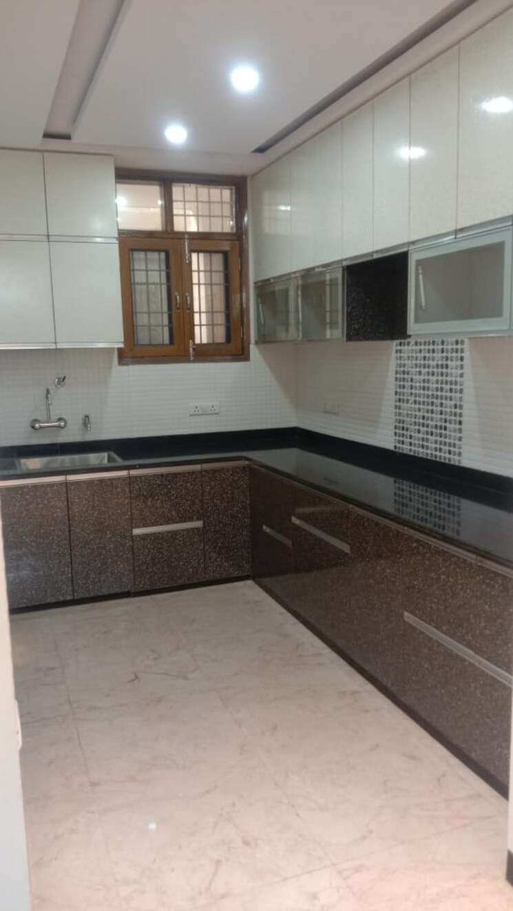 Kitchen, e block shastri nagar 3 Bedroom 1450 Sq.Ft. Builder Floor In E Block Shastri Nagar Ghaziabad 9091696