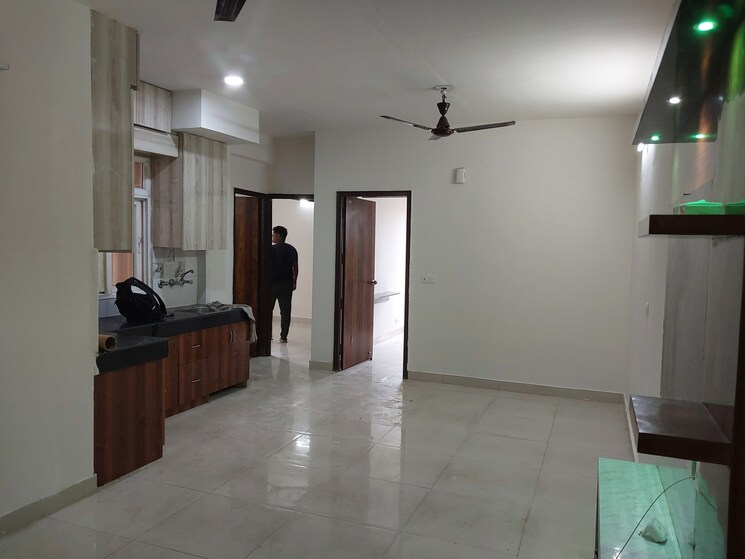 Room, signature-global-the-roselia 2 Bedroom 580 Sq.Ft. Apartment In Sector 95a Gurgaon 9091699