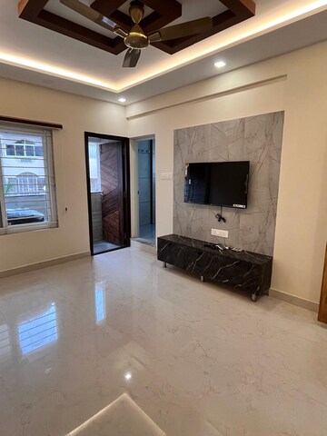 Parking in 1 BHK Independent House at Koramangala – for Rent