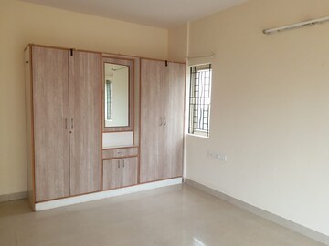 Room in 2 BHK Apartment at Concorde Midway City, Basapura – for Rent