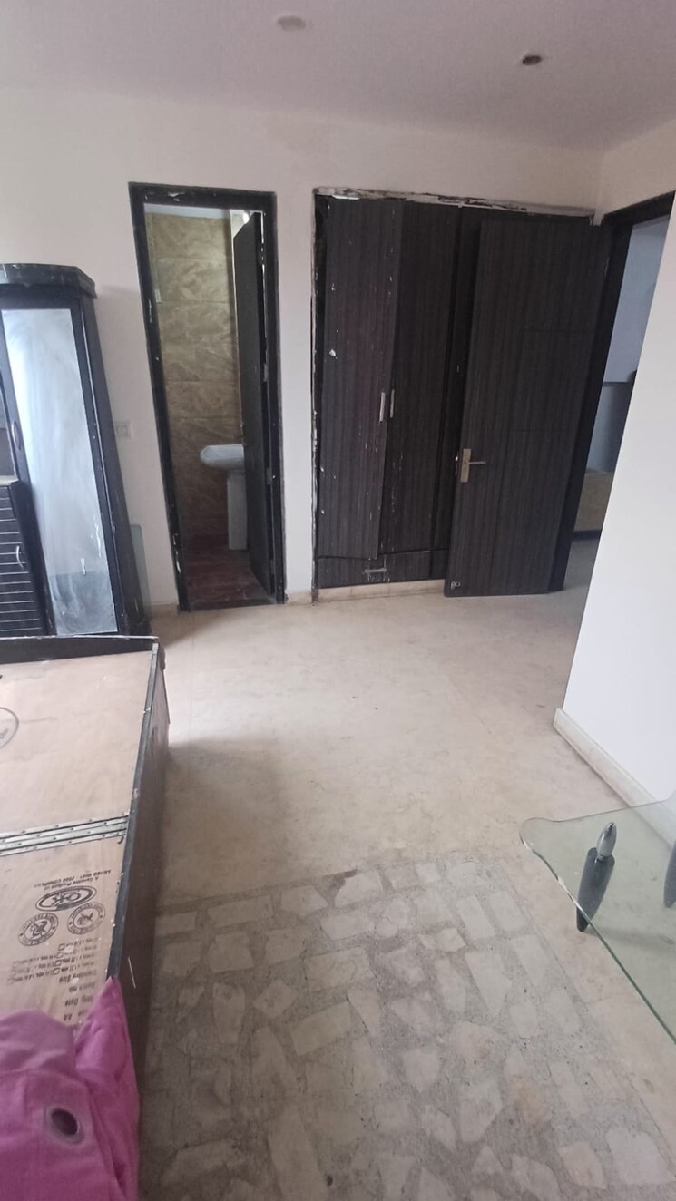 Room, vaishali sector 5 2 Bedroom 750 Sq.Ft. Apartment In Vaishali Sector 5 Ghaziabad 9091754