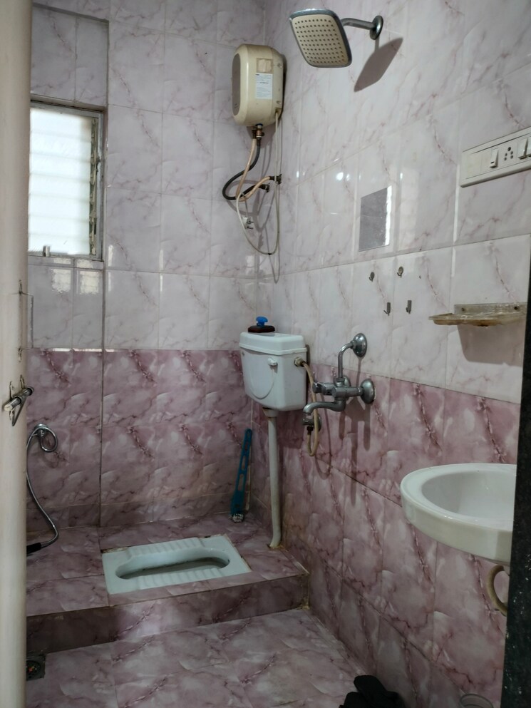 Attached Bathroom, kharadi 2 Bedroom 900 Sq.Ft. Apartment In Kharadi Pune 9091777