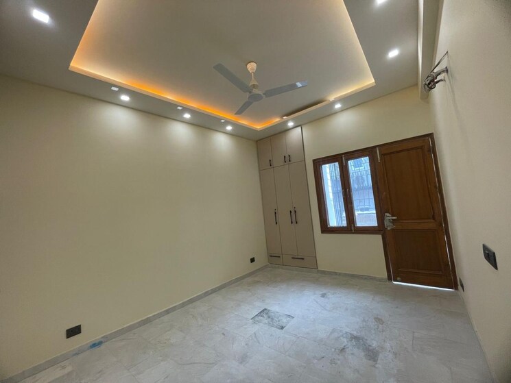 Room, greater kailash i 3 Bedroom 1800 Sq.Ft. Builder Floor In Greater Kailash I Delhi 9091820