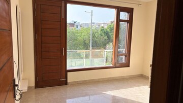 Room in 5 BHK Independent House at Aerocity – for Sale