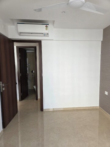 Room in 3 BHK Apartment at Hiranandani Highland, Powai – for Rent