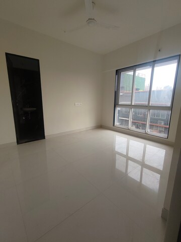 Room in 2 BHK Apartment at Dinaco Darshan CHS, Dahisar West – for Rent