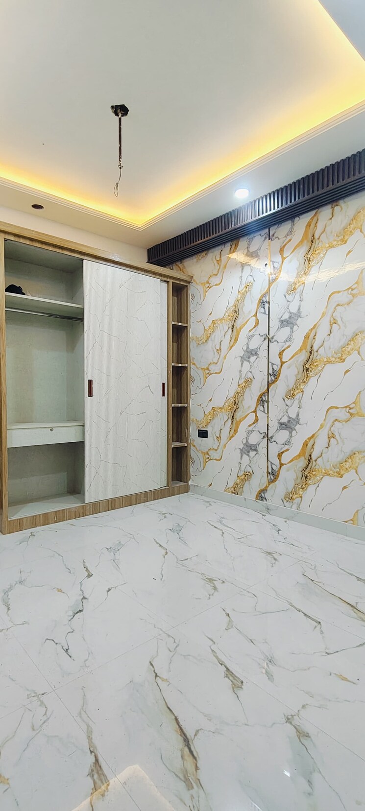 Room, sector 73 4 Bedroom 1750 Sq.Ft. Builder Floor In Sector 73 Noida 9091908