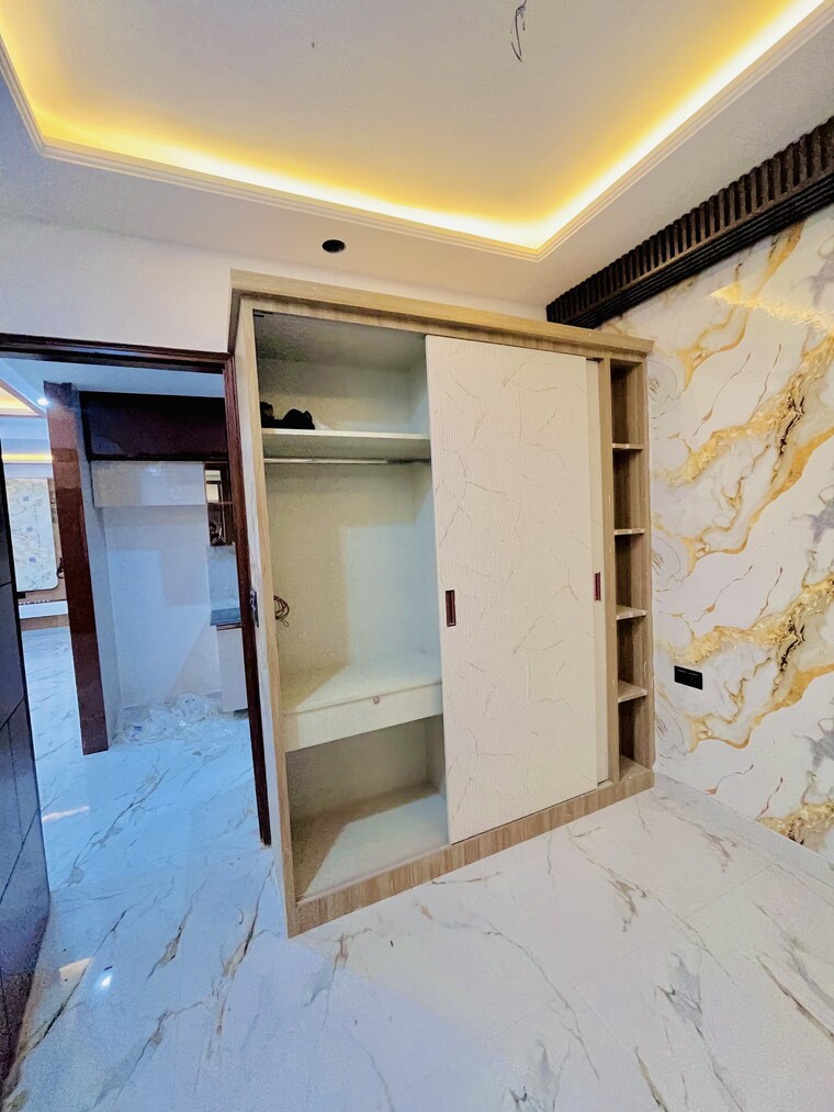 Team Area, sector 73 4 Bedroom 1750 Sq.Ft. Builder Floor In Sector 73 Noida 9091908