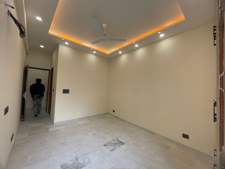 Room, greater kailash i 3 Bedroom 1800 Sq.Ft. Builder Floor In Greater Kailash I Delhi 9091892