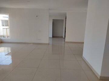 Room in 3 BHK Apartment at Shriram Southern Crest, Jp Nagar – for Sale