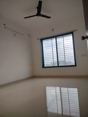 Room in 3 BHK Apartment at Krishna Lotus Court, Kharadi – for Rent