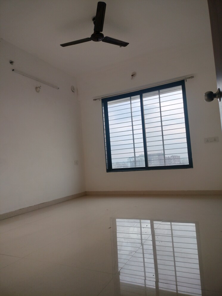 Room, krishna-lotus-court 3 Bedroom 1300 Sq.Ft. Apartment In Kharadi Pune 9091938