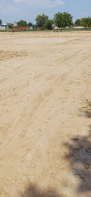  Plot For Sale in Dheeraj Nagar