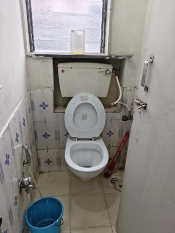Bathroom in 1 BHK Apartment at Vile Parle West – for Rent