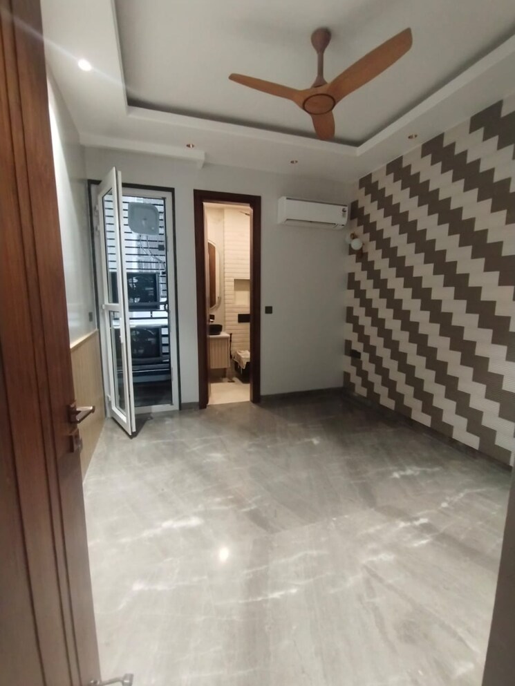 Room, rwa-chittaranjan-park-block-r 3 Bedroom 1250 Sq.Ft. Apartment In Chittaranjan Park Delhi 9091977