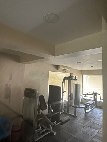 Team Area in 2 BHK Apartment at Aspen Park, Goregaon East – for Rent