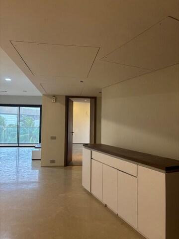 Room in 4 BHK Apartment at Rustomjee Elements, Andheri West – for Rent