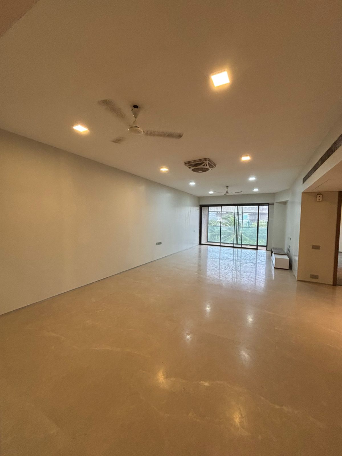 4 BHK + Study Room 2000 Sq.Ft. Apartment in Rustomjee Elements