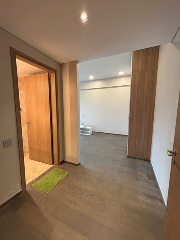 Room in 4 BHK Apartment at Rustomjee Elements, Andheri West – for Rent