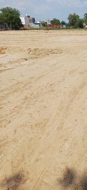  Plot For Sale in Dheeraj Nagar