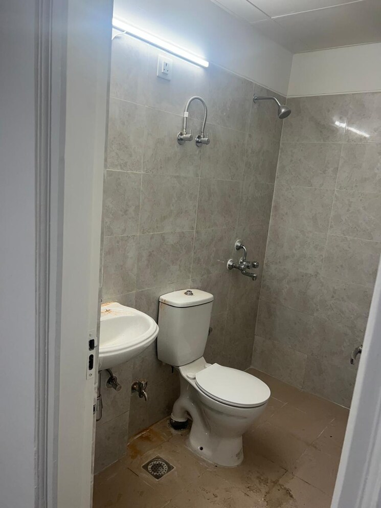 Bathroom, bptp-park-81 3 Bedroom 2430 Sq.Ft. Apartment In Sector 81 Faridabad 9092047
