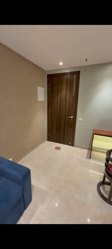 Room in 1 BHK Apartment at Hiranandani Regent Hill, Powai – for Rent
