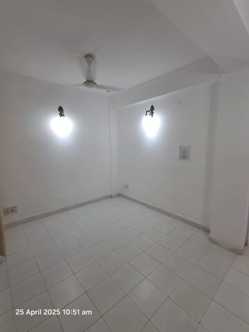 Room in 1 BHK Apartment at DDA Rosewood Apartments, Vasant Kunj – for Rent